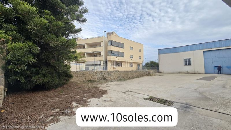 Foto b268fa54-f1ab-48bd-b121-8d5c0ff0fbca. Industrial building in Jacarilla