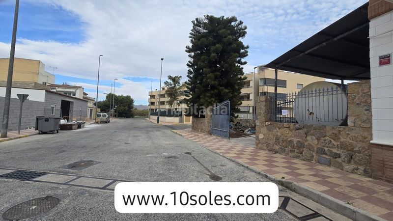 Foto f6a16a16-9452-4a8b-84e5-bf0dedfc428e. Industrial building in Jacarilla