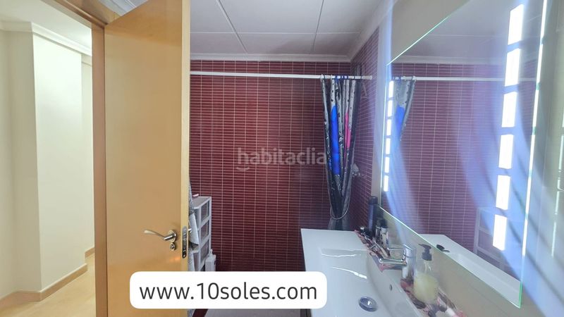 Foto c8fb92ad-be28-4ba2-a3b1-ff2f40b915b8. Pis amb piscina a Benejúzar