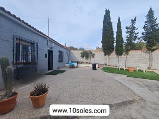Casa adosada en Desamparados - Hurchillo - Torremendo