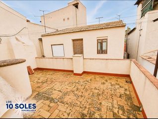 Masia a Molins - Campanete - San Bartolomé. Casa en esquina para reformar en el centro de molins