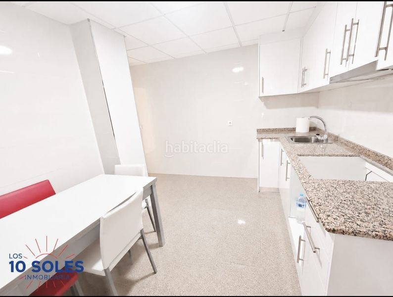 Foto b2f0ad9b-c19e-4efb-9740-48f3cee20d6e. Alquiler apartamento piso para docentes centro en Orihuela