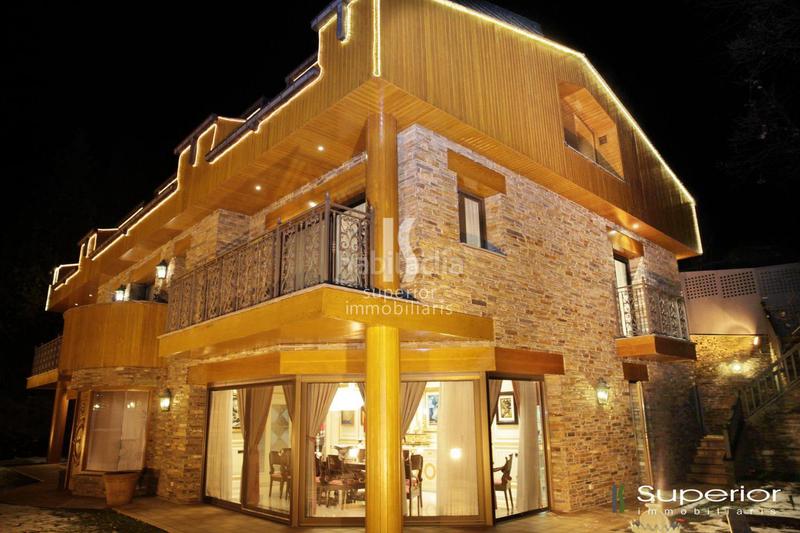 Foto 03bd7d24-6bbb-4dbe-81cc-888f2dd2b515. Casa amb aparcament a Centro Andorra la Vella