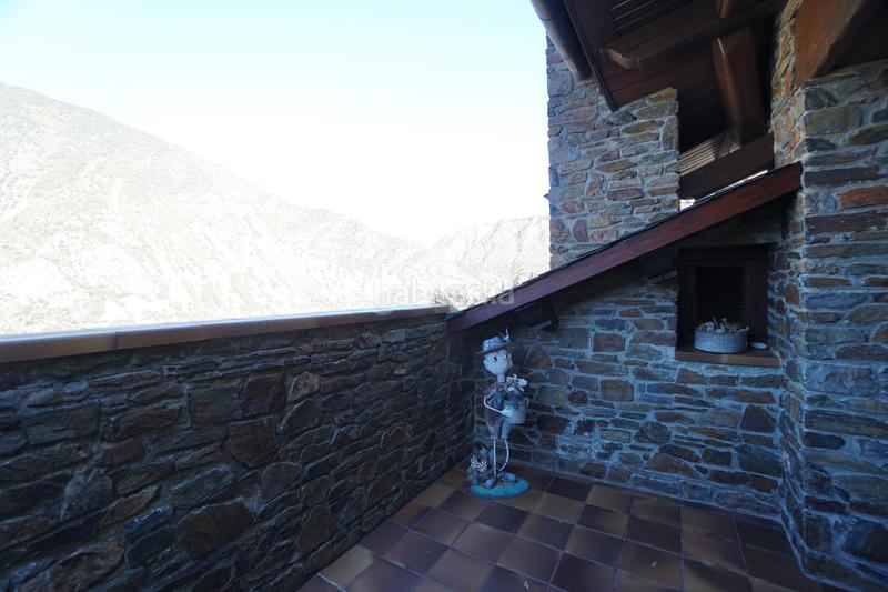 Foto ad880b5e-a75d-4e86-83be-db7f37f9362e. Casa adossada amb aparcament a Les Escaldes Escaldes-Engordany