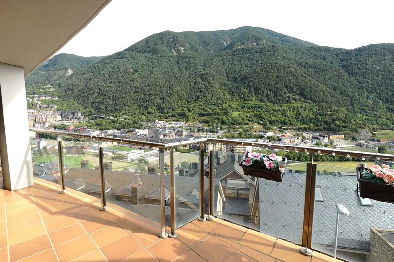 Foto efc63f44-f5e2-44ed-9954-b91fec9abaf7. Dachwohnung mit parking in Vila Encamp