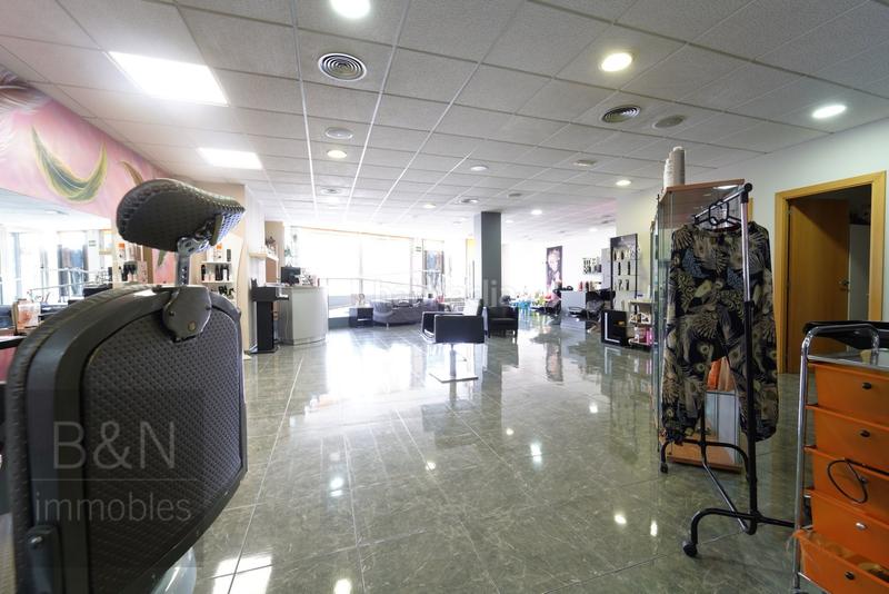 Foto 81592232-6cd2-4bfa-a8b2-ac321e094c2e. Local comercial un local comercial con muchas posibilidades en Terrassa