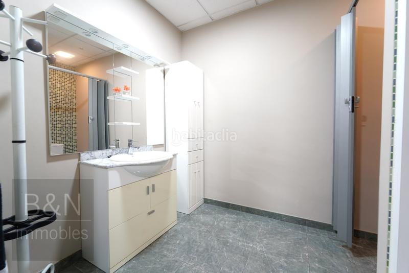 Foto abdebe14-b89c-4ea9-b4f6-ed81d90b7fd2. Local comercial un local comercial con muchas posibilidades en Terrassa