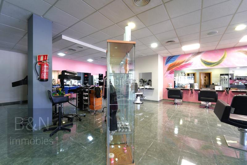 Foto c199d2f1-5637-4c48-8ad1-056356e725e2. Local comercial un local comercial con muchas posibilidades en Terrassa
