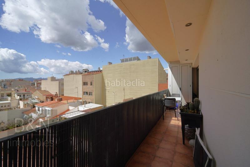 Foto 317cc3db-344c-4884-9fb0-3b2340efc713. Dúplex impresionante dúplex de 4 dormitorios con 3 salidas al exterior espaciosidad y luz natural en cada rincón en Terrassa