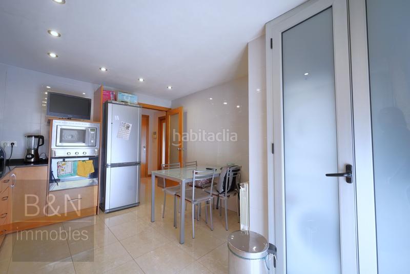 Foto 48c115fb-2aaf-44d0-82f4-3b6b3741299b. Dúplex impresionante dúplex de 4 dormitorios con 3 salidas al exterior espaciosidad y luz natural en cada rincón en Terrassa
