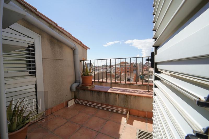 Foto 7b1542a4-911b-413b-85e8-7aa048d96e1b. Dúplex impresionante dúplex de 4 dormitorios con 3 salidas al exterior espaciosidad y luz natural en cada rincón en Terrassa