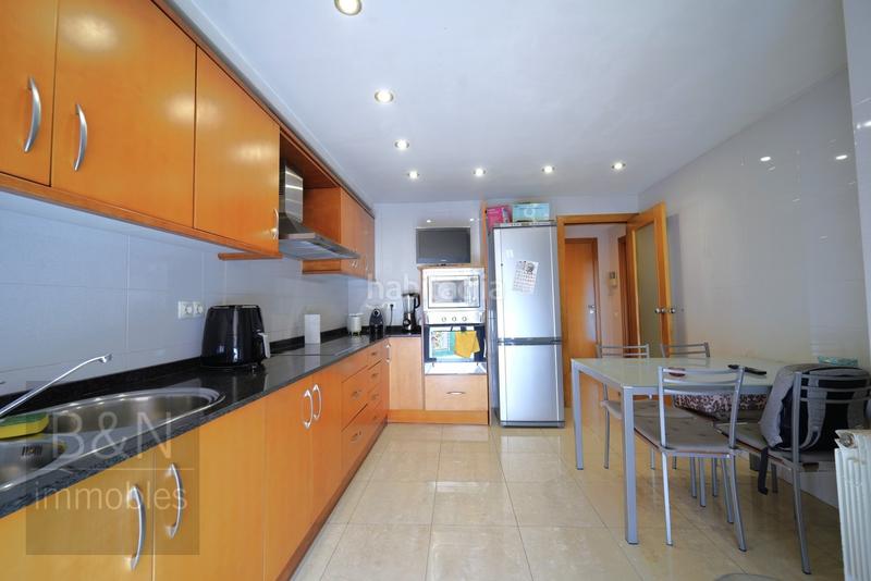 Foto 7c9f892f-c6b6-4124-b183-c17794c8452d. Dúplex impresionante dúplex de 4 dormitorios con 3 salidas al exterior espaciosidad y luz natural en cada rincón en Terrassa