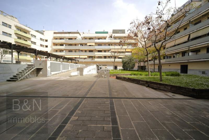 Foto 054167ab-f81e-430e-99f6-31042e30a1a6. Piso te vas a enamorar de su carácter! amplio, luminoso, con zona comunitaria y plaza de párquing con trastero en Terrassa