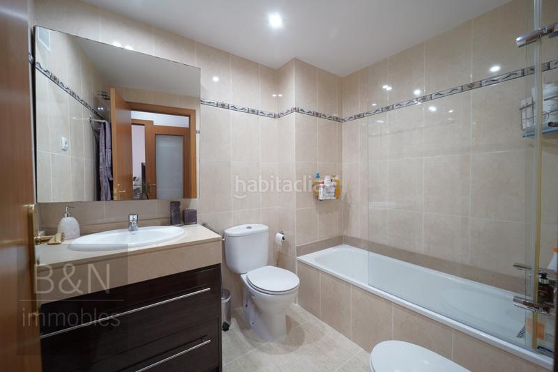 Foto 1436040e-44ab-4298-a510-d6eea52ffb11. Piso te vas a enamorar de su carácter! amplio, luminoso, con zona comunitaria y plaza de párquing con trastero en Terrassa