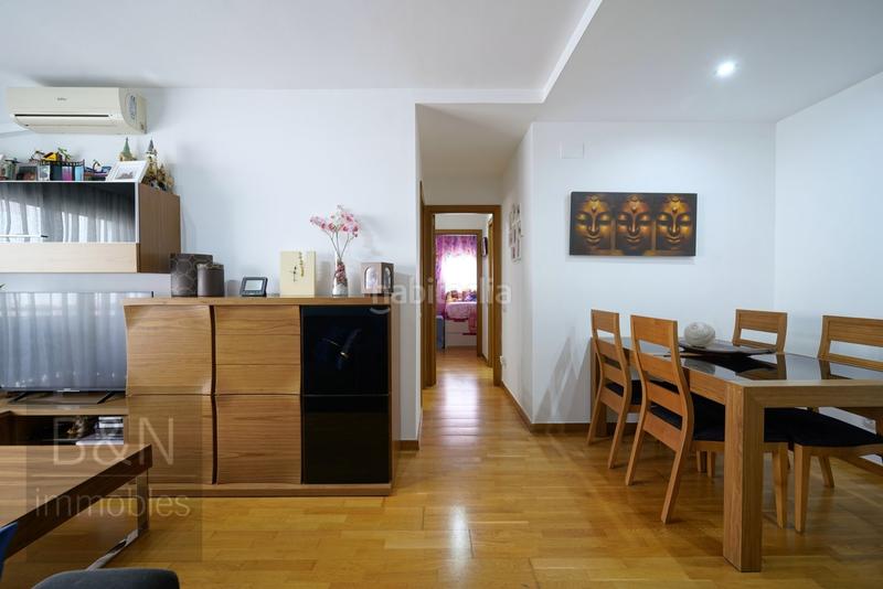 Foto 603f1cfa-9301-428e-8f0a-21b98f32f72c. Piso te vas a enamorar de su carácter! amplio, luminoso, con zona comunitaria y plaza de párquing con trastero en Terrassa