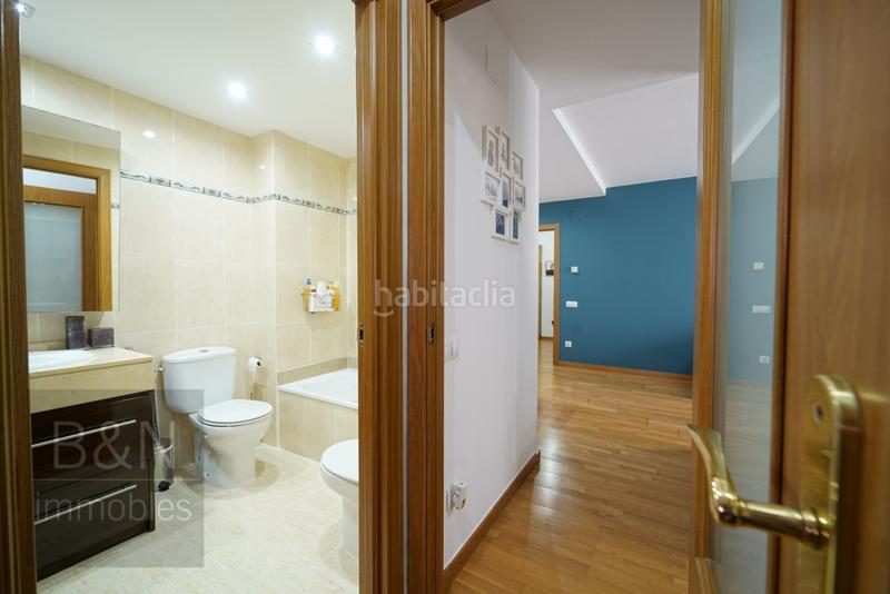 Foto 63e5e102-c8d3-43ad-8776-08018b092d9e. Piso te vas a enamorar de su carácter! amplio, luminoso, con zona comunitaria y plaza de párquing con trastero en Terrassa