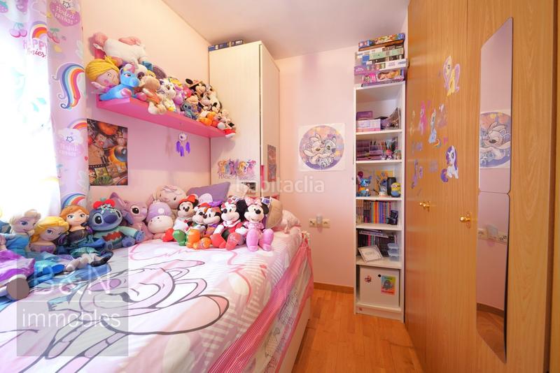 Foto bc63a2d4-4aa7-4367-9233-c4245328ec32. Piso te vas a enamorar de su carácter! amplio, luminoso, con zona comunitaria y plaza de párquing con trastero en Terrassa