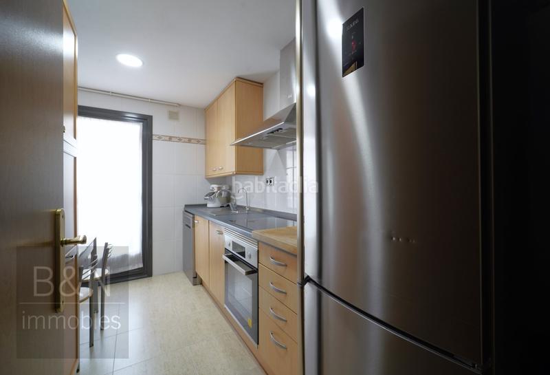 Foto ec58d5f1-eed0-46d9-a695-1c35e1c892b1. Piso te vas a enamorar de su carácter! amplio, luminoso, con zona comunitaria y plaza de párquing con trastero en Terrassa