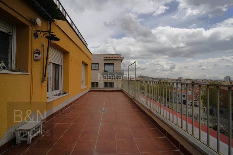 Foto b0400737-560f-4f9c-b949-f4090e4f44f6. Ático un lienzo en blanco para reformar con terraza y vistas espectaculares en Terrassa