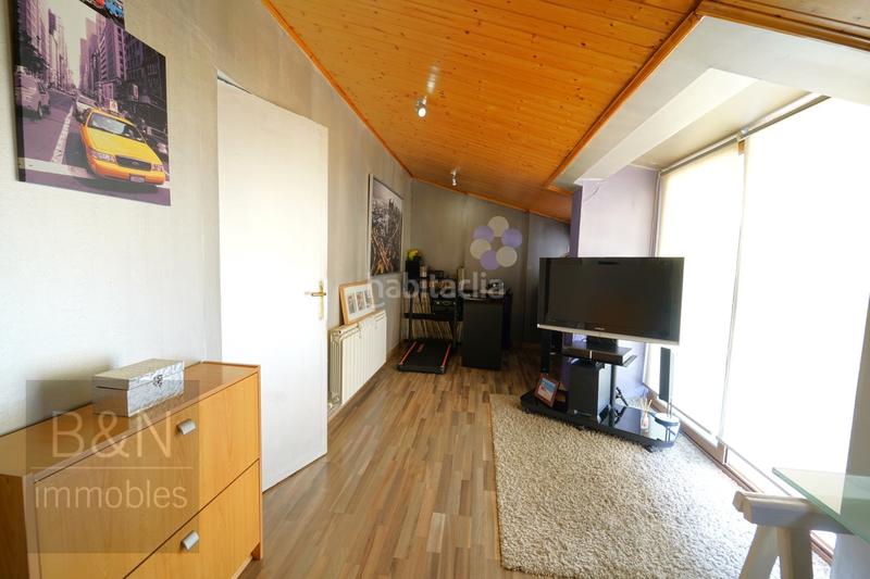 Foto 0effe06b-ff9c-48b3-b952-ccc6804423cb. Dúplex un hogar con espacios amplios, una espectacular terraza, balcón y tres dormitorios en Terrassa