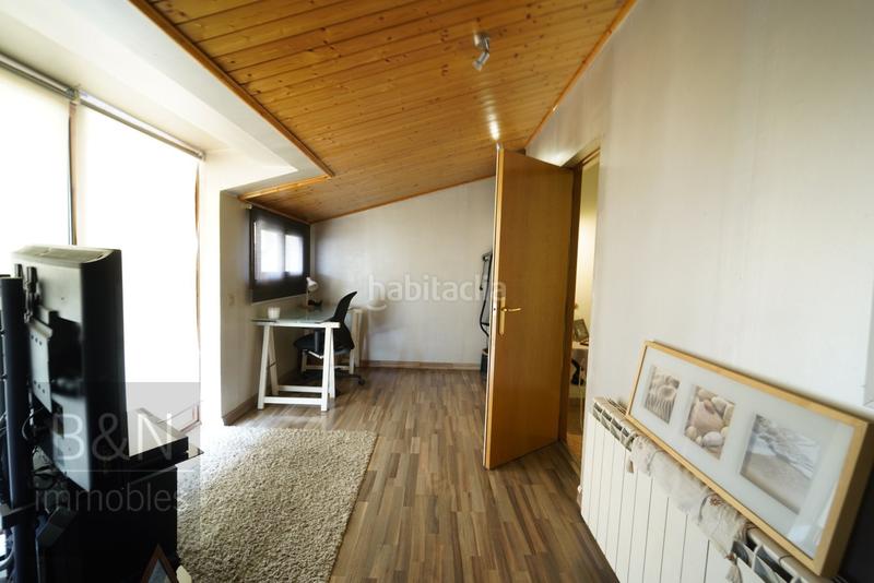 Foto d76c634c-3400-4225-9e6c-4a29f6f4e1a1. Dúplex un hogar con espacios amplios, una espectacular terraza, balcón y tres dormitorios en Terrassa
