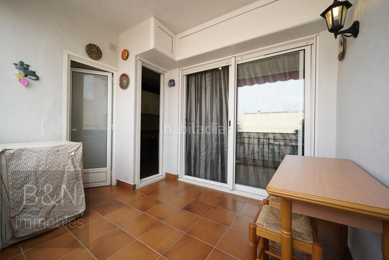 Foto 05c5d153-1e6d-4126-b040-7f02c50aaca2. Piso un hogar reformado, con doble salida exterior y solo un vecino. en Terrassa