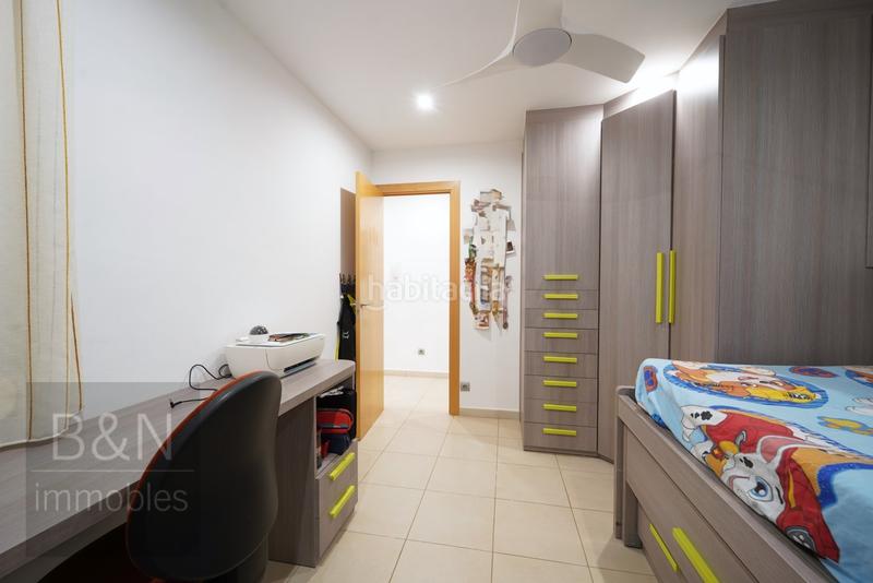 Foto 9ff63554-d8e7-466d-8204-b1249e7009f9. Piso un hogar reformado, con doble salida exterior y solo un vecino. en Terrassa