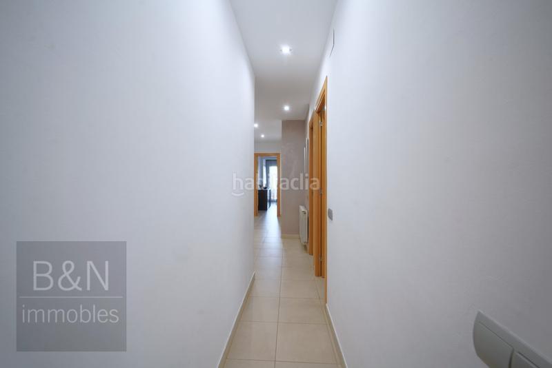 Foto bcb65663-d9d0-490a-90ea-38a5119884ce. Piso un hogar reformado, con doble salida exterior y solo un vecino. en Terrassa