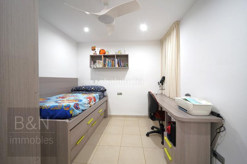 Foto e5a7068d-418f-4fda-9e12-58dab19f234b. Piso un hogar reformado, con doble salida exterior y solo un vecino. en Terrassa
