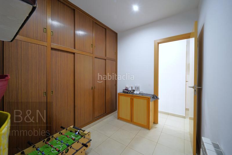 Foto f1d51371-5a82-439a-810c-5fa7edb16dae. Piso un hogar reformado, con doble salida exterior y solo un vecino. en Terrassa