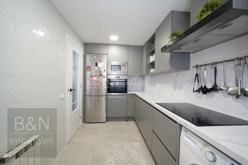 Foto 0d9ffcad-819f-43b9-8e14-8618c5f7706d. Dúplex  en exclusiva que enamora terraza de ensueño, balcón, estudio, 4 dormitorios, 3 baños, plaza de parking y trastero en Terrassa