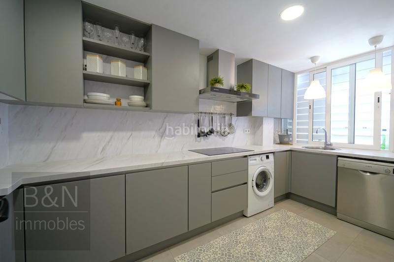 Foto 572bdb5d-9c1a-43c0-a80c-21e7c38df4c7. Dúplex  en exclusiva que enamora terraza de ensueño, balcón, estudio, 4 dormitorios, 3 baños, plaza de parking y trastero en Terrassa