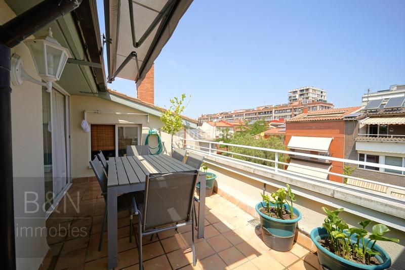 Foto dd74d296-a5a9-43e3-8bdd-9b382403284b. Dúplex  en exclusiva que enamora terraza de ensueño, balcón, estudio, 4 dormitorios, 3 baños, plaza de parking y trastero en Terrassa