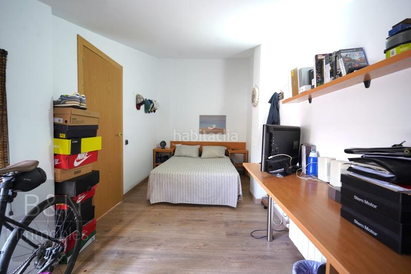 Foto e4ef5bc1-31cd-4d88-b115-0e1ac22fbaef. Dúplex  en exclusiva que enamora terraza de ensueño, balcón, estudio, 4 dormitorios, 3 baños, plaza de parking y trastero en Terrassa