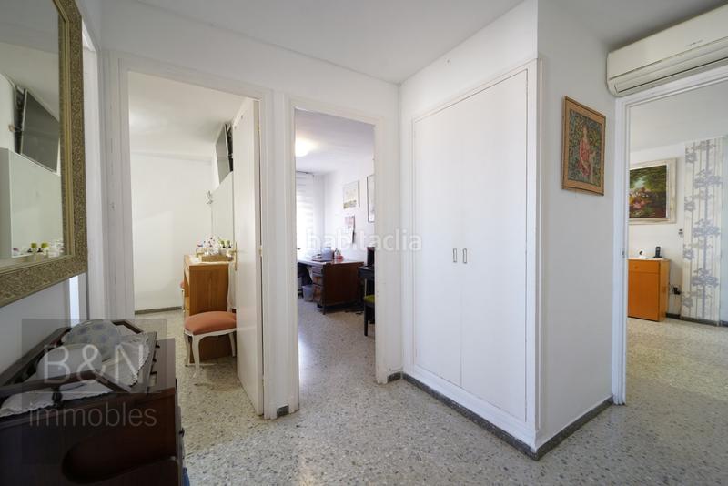 Foto ec9aeb0a-38da-41d0-83c1-9bf07202a9ac. Piso espacio, luz y comodidad en una de las zonas más cotizadas en Terrassa