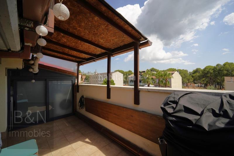 Foto bfbeb60c-331c-410c-9d51-beb9037c19f8. Dúplex  en exclusiva con terraza privada y plaza de garaje un hogar para vivirlo en Terrassa