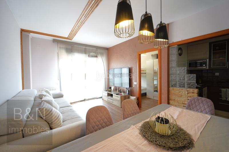 Foto d12be365-4a8c-4a20-aa3c-cb568dd62081. Dúplex  en exclusiva con terraza privada y plaza de garaje un hogar para vivirlo en Terrassa