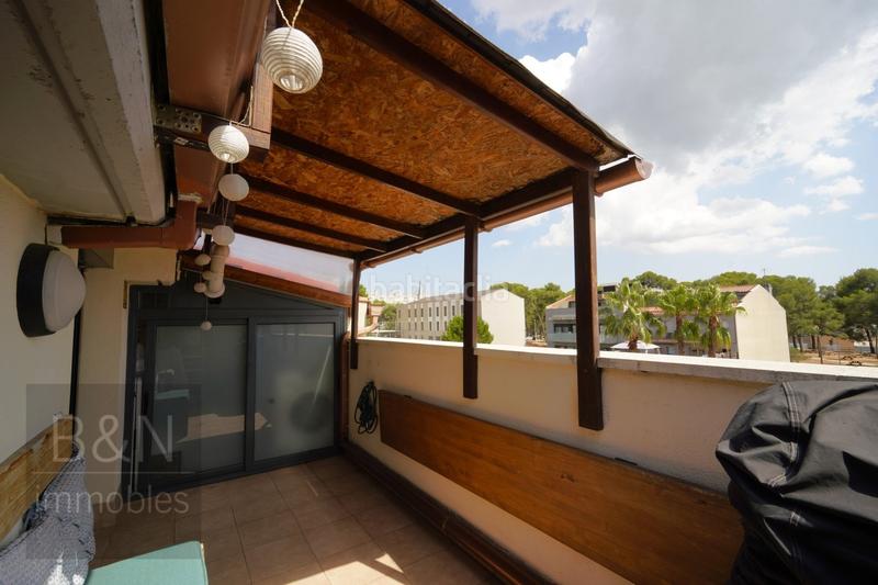 Foto d7de7df9-cc07-4b6d-b85e-cf93b2d26481. Dúplex  en exclusiva con terraza privada y plaza de garaje un hogar para vivirlo en Terrassa