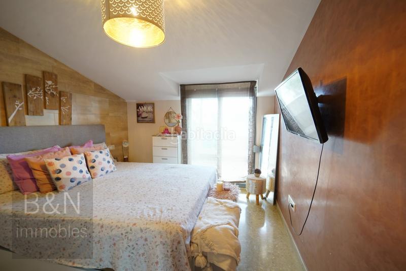 Foto e67befc7-81cb-48b4-9ae7-bcc4a06901e3. Dúplex  en exclusiva con terraza privada y plaza de garaje un hogar para vivirlo en Terrassa