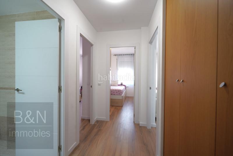 Foto 545927b6-a659-4a3c-aa86-d0e521142869. Piso una vivienda con calidez, luz y balcón recién reformado con plaza de garaje incluida en Terrassa