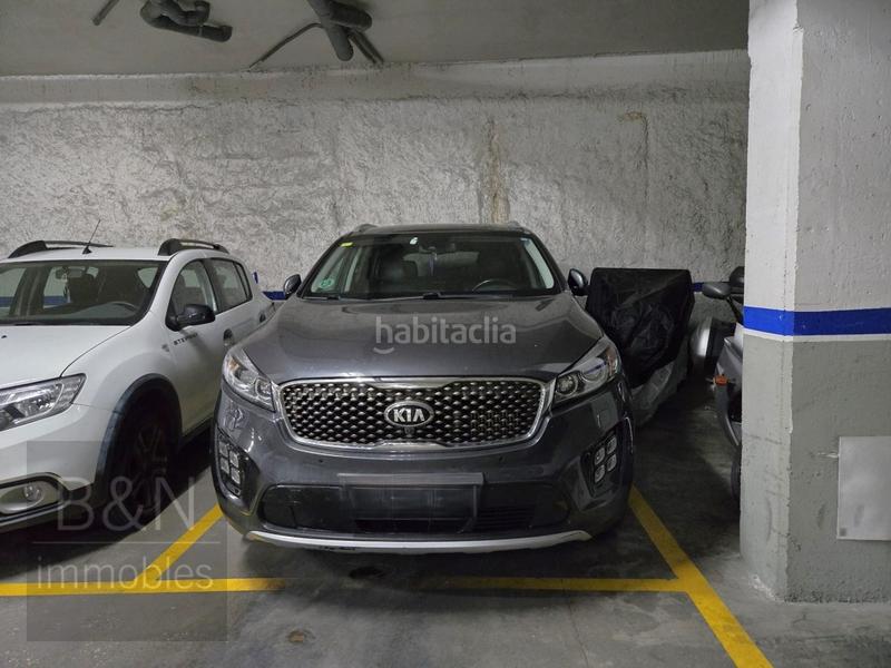 Foto 577aae62-b534-4556-bc2e-d21b9c2d4981. Piso una vivienda con calidez, luz y balcón recién reformado con plaza de garaje incluida en Terrassa