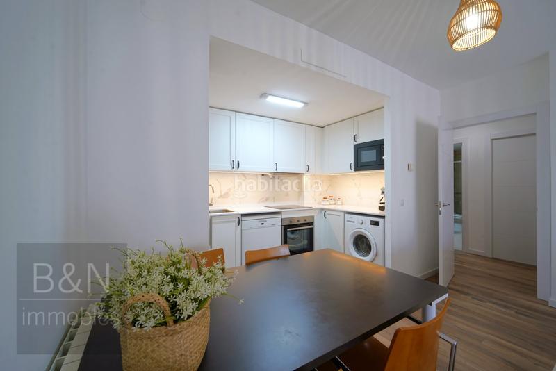 Foto f4f0adb4-23c8-48ca-8a41-6aaa04f78e92. Piso una vivienda con calidez, luz y balcón recién reformado con plaza de garaje incluida en Terrassa