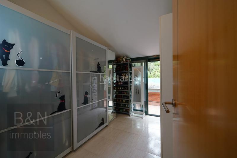 Foto 210384eb-2c62-4a41-86f0-9a382f0ec0d4. Casa más que una propiedad, tu nuevo hogar en Ca n´Oriol Rubí