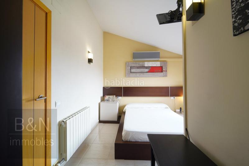 Foto 37bd5bf0-32af-47c5-a7e4-9d428edab45e. Casa más que una propiedad, tu nuevo hogar en Ca n´Oriol Rubí