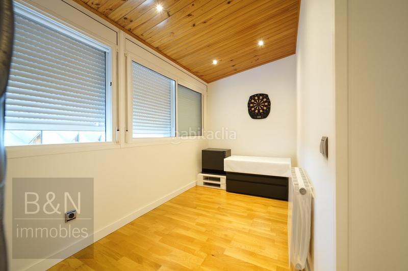 Foto 6be0bd67-b5db-4572-9f7e-665fda19ae29. Ático un ático con alma nórdica, terraza soñada, piscina comunitaria y parking en Viladecavalls