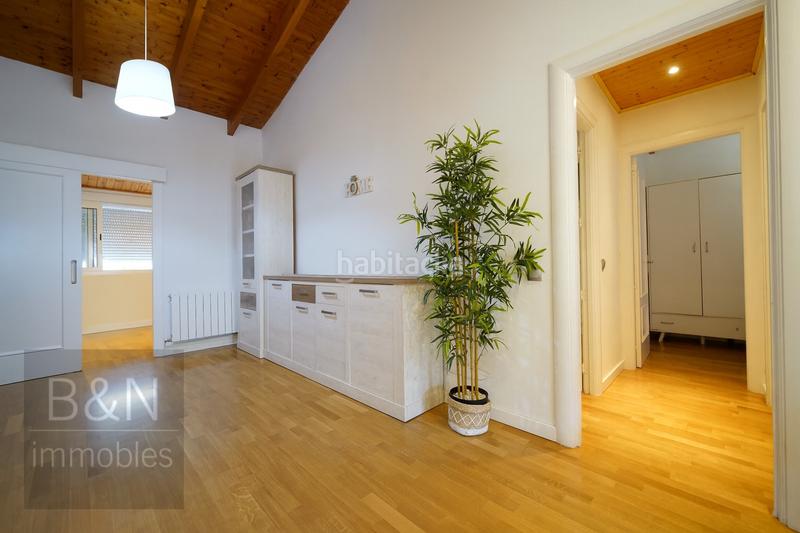 Foto a46a58e4-5ed5-40f8-bee9-73d213426261. Ático un ático con alma nórdica, terraza soñada, piscina comunitaria y parking en Viladecavalls
