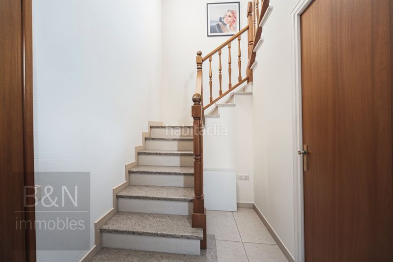 Foto 4969ab7d-aa0f-46e1-bd26-493f35257b4d. Casa amb calefacció aparcament piscina a Ca n'Aurell Terrassa