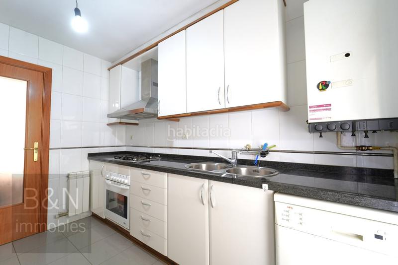 Foto b582f5bf-295a-4977-acdb-124d596a7d8b. Pis amb calefacció a Sant Pere Nord Terrassa