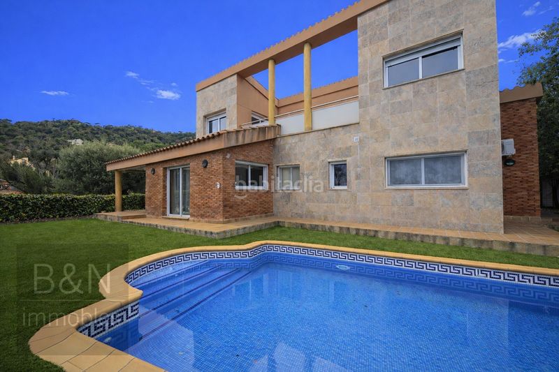Foto ac21a4f2-5978-49de-8266-fab858114642. Casa amb calefacció aparcament piscina a Matadepera