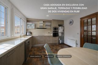 House in Mercat. Casa adosada en exclusiva con gran garaje, terrazas y posibilida